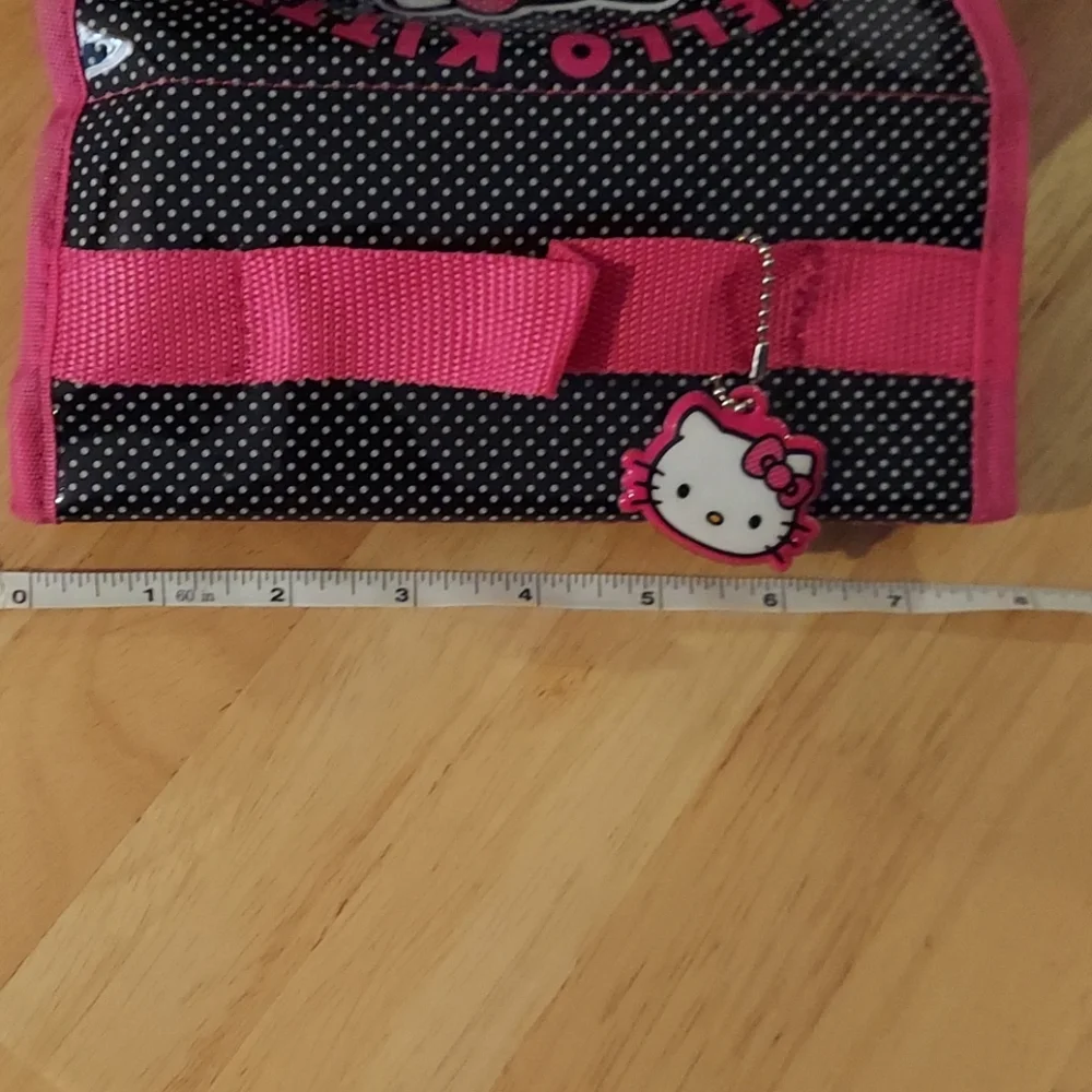 Hello‎ Kitty roll up storage kit